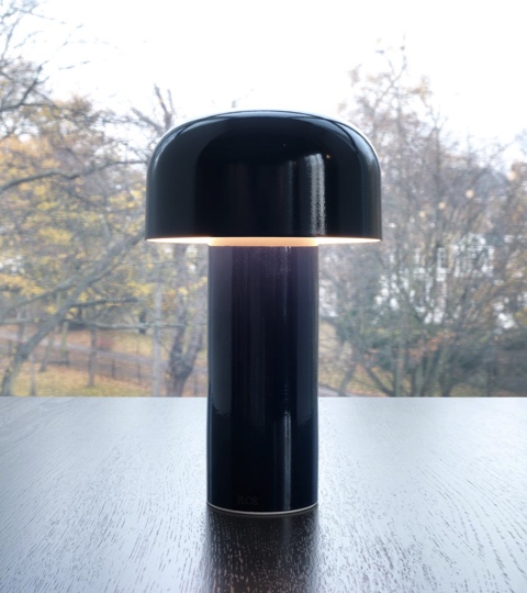 black shiny table lamp